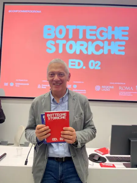 Il Titolare della Bottega Storica Gino D'Onofrio durante l'evento promosso dalla Confcommercio di Roma.